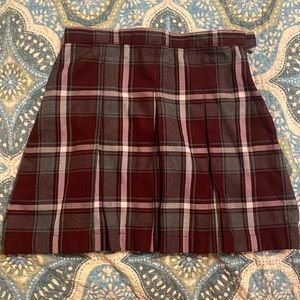 School Uniform Girls Plaid Box Pleat Skirt Top of the Knee -Like New
